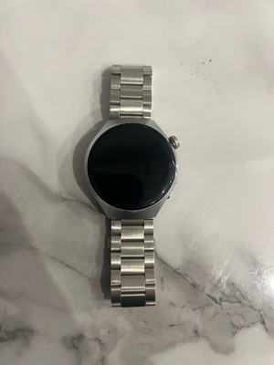Smartwatch like new, compatible with iPhone and Android