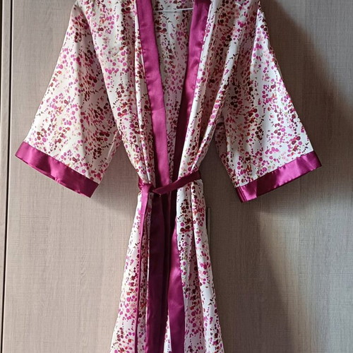 Women's kimono robe new in fuchsia color