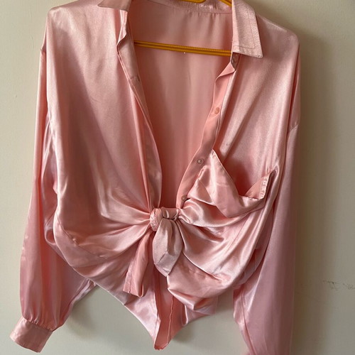 Pink shirt like new with tie size M