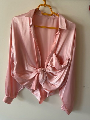Pink shirt like new with tie size M