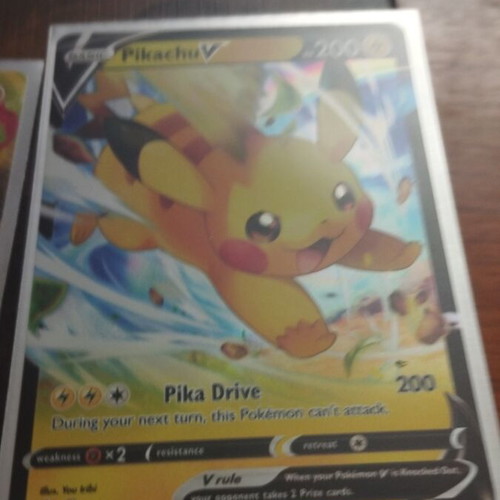 Pikachu card pack, like new, 6 cards