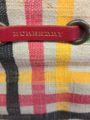 Burberry mini bag σαν καινούργιο, πολύχρωμο καρό