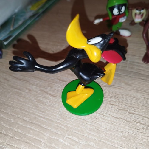 Looney Tunes figures used, medium collection of 18 pieces