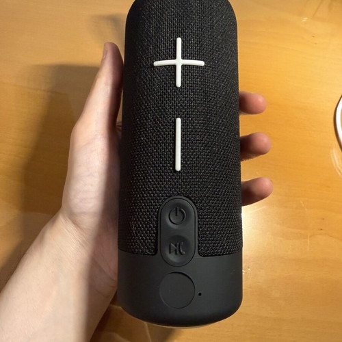 Bluetooth portable speaker new, complete set with cables and manual