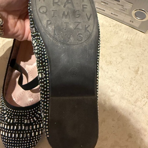 Mix Mind black ballerinas like new, size 33 with crystals