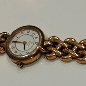 Wristwatches women's like new, pack of 3, gold and silver colors