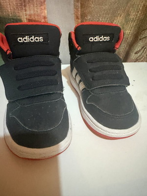 Adidas toddler shoes size 5.5 EU 22