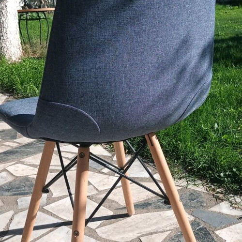 Soft dining chairs set of 4 in Eames style like new