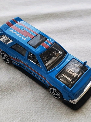 Hot Wheels Nissan Maxima σαν καινούργιο