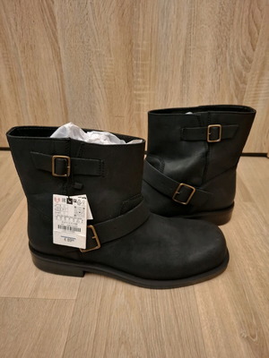 Zara leather boots with buckles, size 45, black