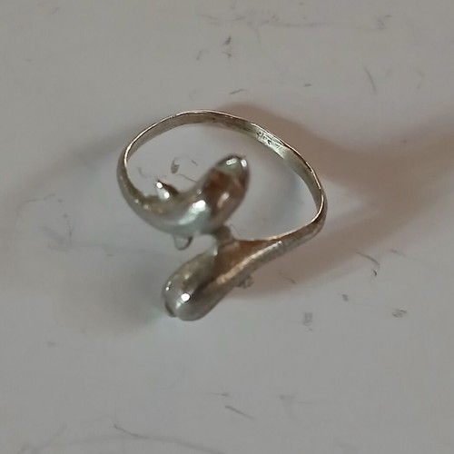 Silver ring with dolphins like new, 925 silver