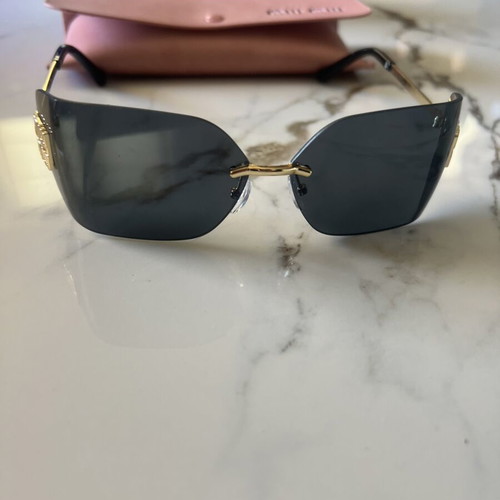 Sunglasses with UV400 protection like new, black