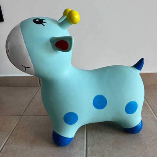 Hop Hop Bouncing Ball Giraffe Sky Blue like new