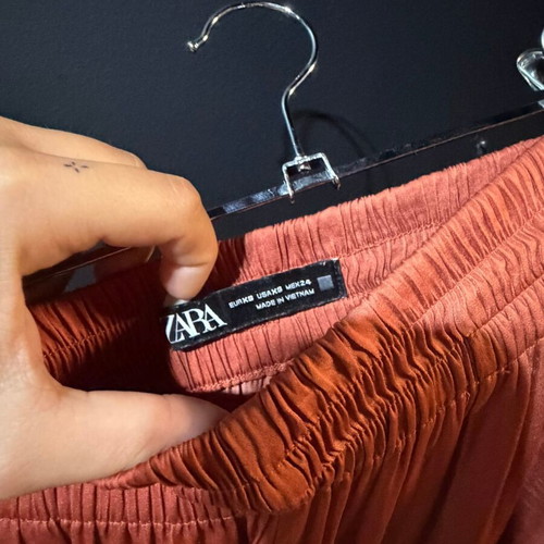 Satin pants Zara like new, coral color, loose fit, size XS