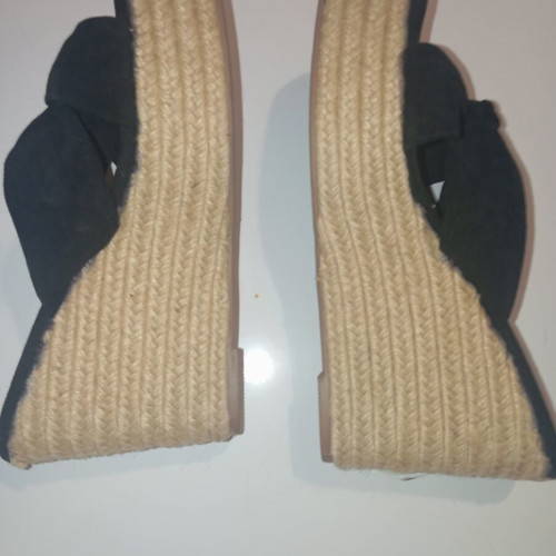 Ideal Shoes platform sandals size 38 black like new