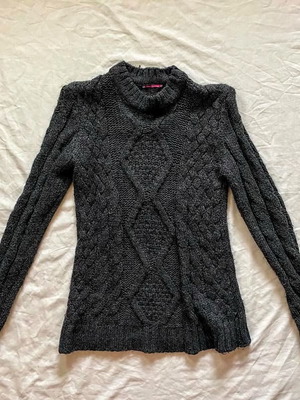 Knitted sweater gray like new, size M