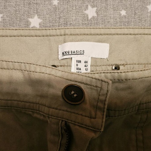 Beige Mango skirt like new with pockets, size XXL