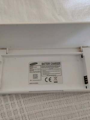 Samsung EP-BN910CWE battery charger used with signs of wear