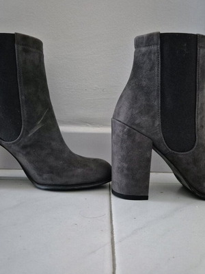 Μποτάκια Stuart Weitzman καινούργια, γκρι, τακούνι 10εκ
