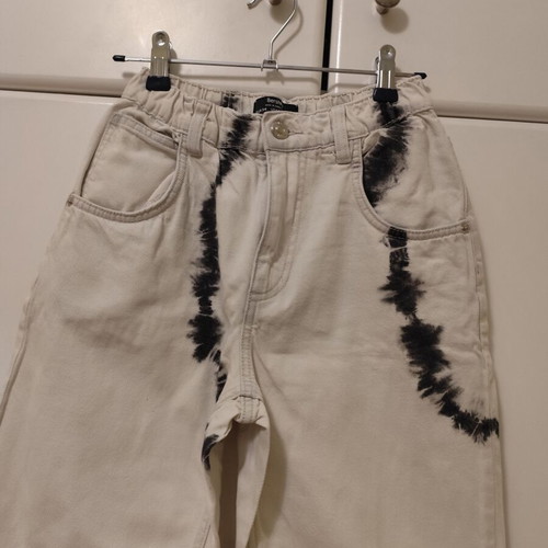 Bershka ψηλομέσο παντελόνι EUR 34
