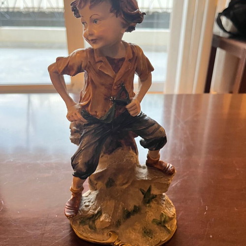 Vintage decorative items and crystals used