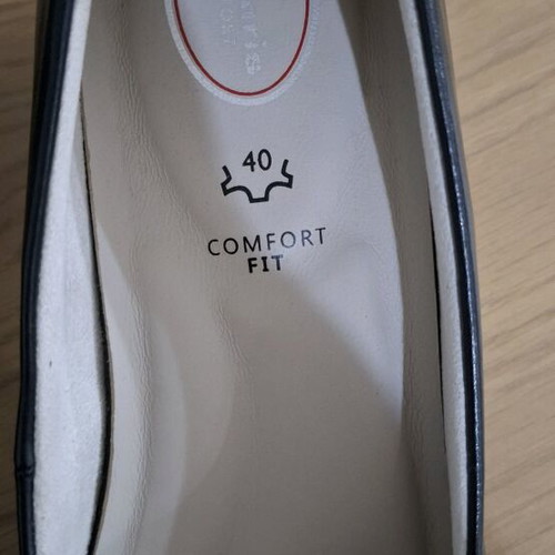 Tamaris black pumps size 40 like new