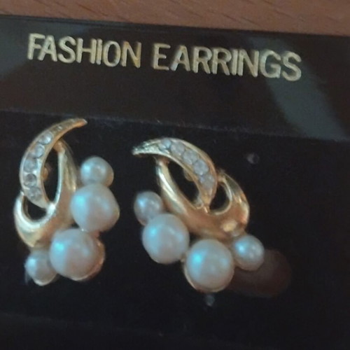 Clip earrings with rhinestones and pearls new, gold and white