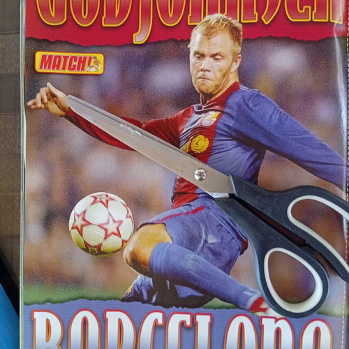 Match Football Magazine issue 2-8/1/2007 like new with Chelsea posters