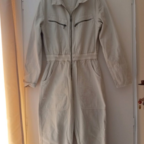 Beige denim jumpsuit like new with pockets and zipper