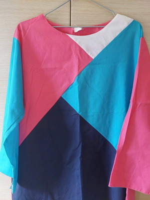 Vintage women's shirt Medium in blue, pink, white and light blue, like new
