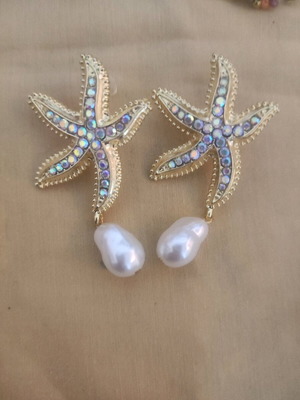 Starfish earrings with strass and pearl like new