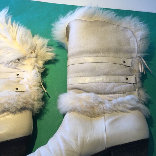 Leather boots used, size 38.5, white with lining