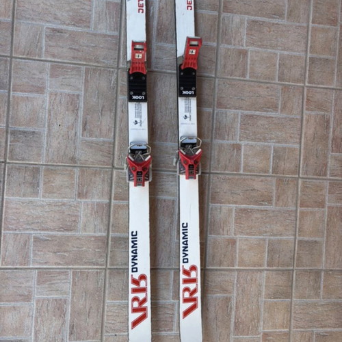 Dynamic VR15 skis with Look JET bindings used