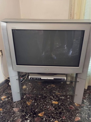 Sony Trinitron KV-32FQ75D CRT TV used, ideal for retro gaming