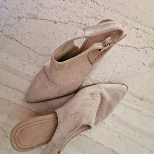 Closed-toe suede sandals