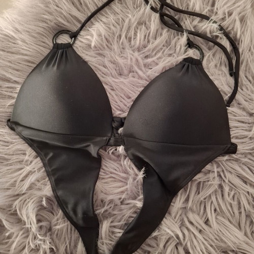 Med one-piece swimsuit like new, size M, black