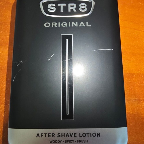 Str8 Original metal box with minor wear