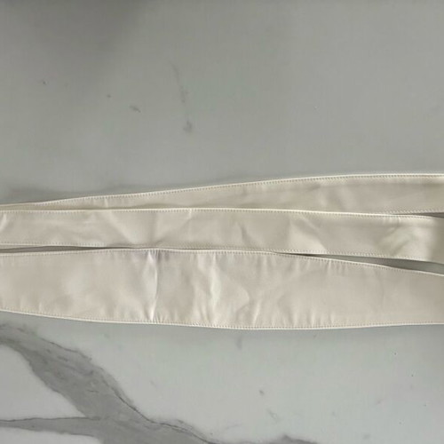 Women's belt white small unused, adjustable