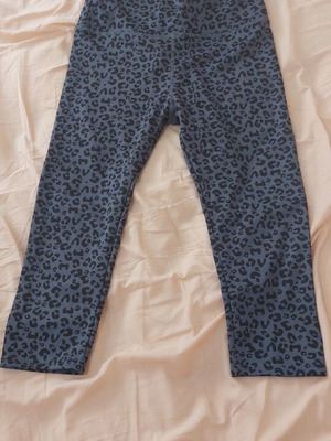 Activewear 3/4 Leopard Gym Leggings like new, H&M, grey and black