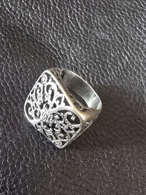 Women's silver ring like new