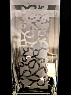 Glass rectangular vase with spirals like new