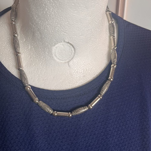 Necklace like new, does not tarnish