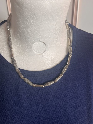 Necklace like new, does not tarnish