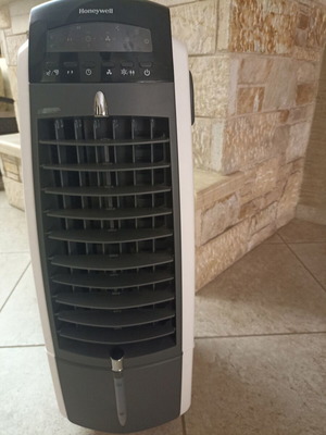 Honeywell Air Cooler ES800 like new, humidifier and ionizer, 36W