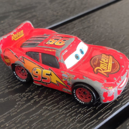 Disney McQueen 1:55 scale toy car used