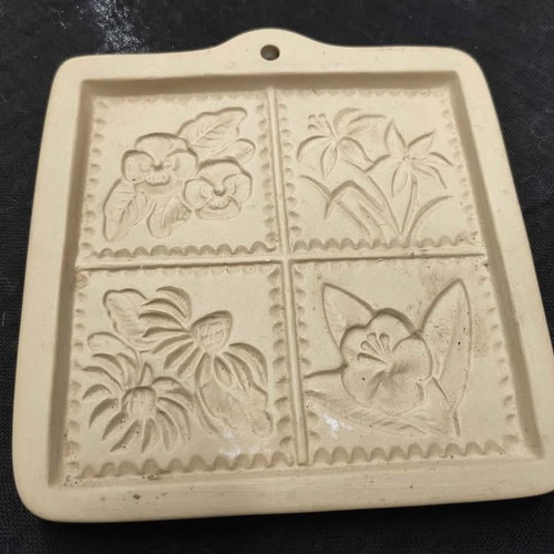 Ceramic cookie molds used, set of 4 large American vintage
