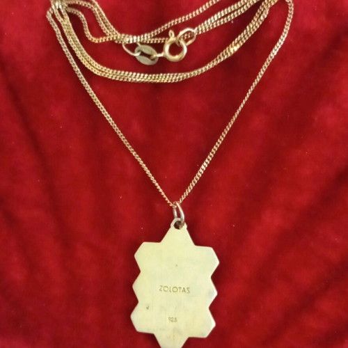 Zolotas silver pendant 925 gold plated like new with chain 925
