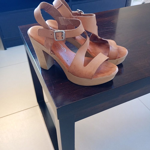 Liberitae leather sandals size 37 used, tan color