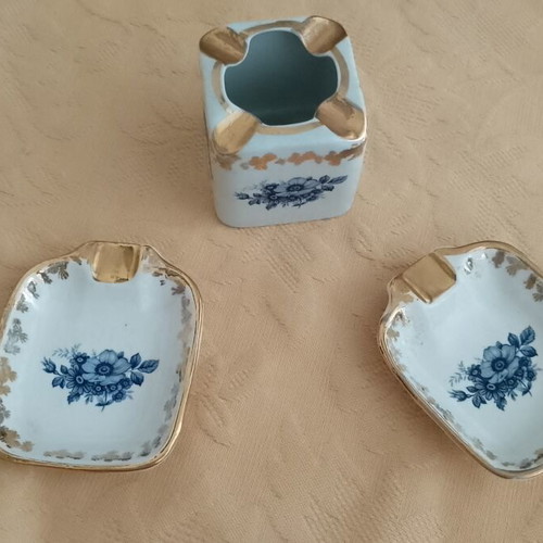 Vintage porcelain ashtrays set of 3 with gold and blue flower details like new