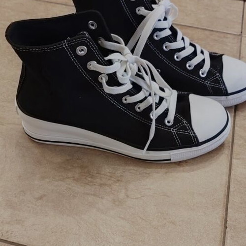 Skechers Los Angeles μπότες 39.5 σαν καινούργιες, μαύρες με κρυφό τακούνι
